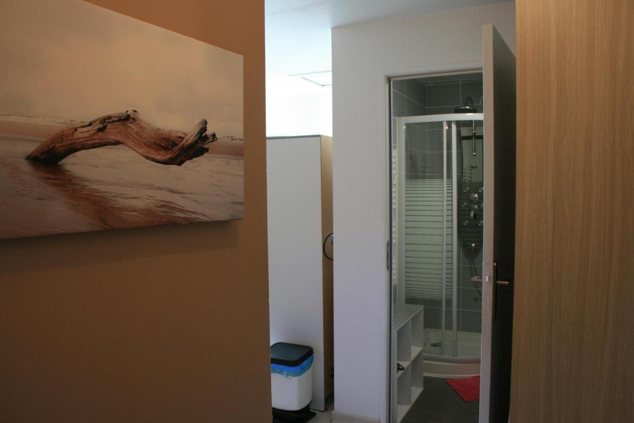 Studio9 * Ault